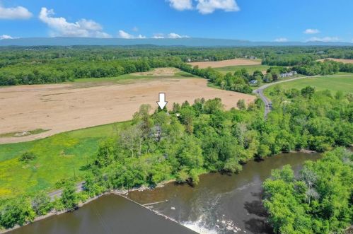 624 River Rd, Montgomery, NY 12549-2125