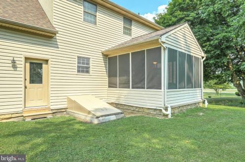 2586 Cape Horn Rd, Red Lion PA  17356-9056 exterior