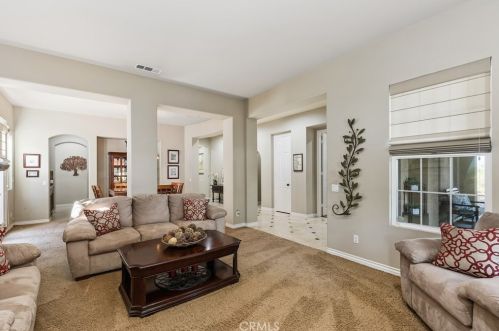 888 Highridge St, Riverside CA  92506-7564 exterior