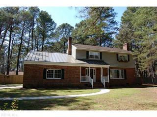 101 Cherry Point Dr, Yorktown VA  23692-3537 exterior