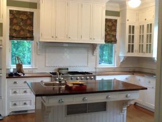 18 Beach Ave, Larchmont NY  10538-4001 exterior