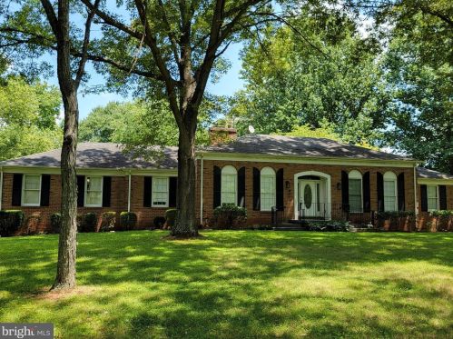 13501 Highland Farms Ct, Nokesville VA  20181-2811 exterior