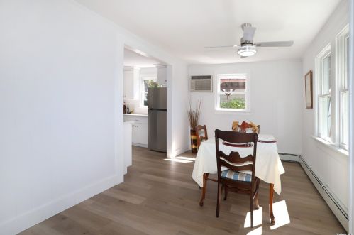 9 King Rd, Scotts Beach, NY 11789-1716