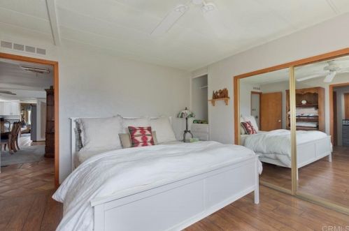 890 Park Pl, El Cajon CA  92021-4300 exterior