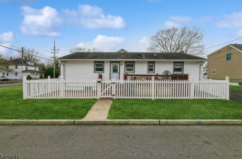 24 Main St, East Brunswick NJ  08816-4768 exterior