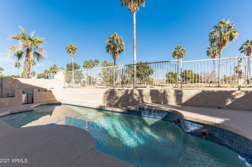 6904 Morrow Dr, Glendale AZ  85308-5850 exterior