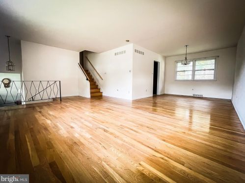 9 Duvall Ct, Wilmington, DE 19808-2143