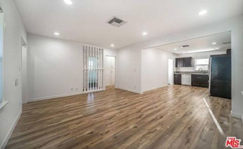 44643 Date Ave, Lancaster CA 93534-3101 exterior