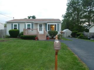 12 Victoria Dr, Schenectady, NY 12309-3212