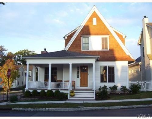 18 Aske St, Warwick, NY 10990-3540