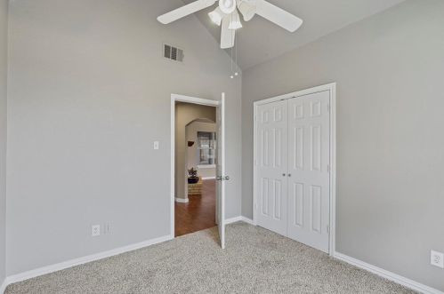 2004 Cedar Crest Blvd, Dallas TX 75203-4316 exterior