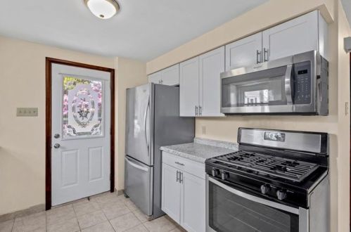 1547 Berkshire Ave, Pittsburgh PA  15226-2475 exterior