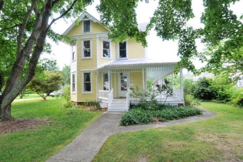 35 King St, Onancock VA  23417-1903 exterior