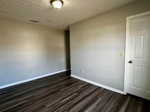 2133 Hierarch Ct, Darbydale OH  43123-1399 exterior