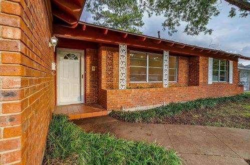 2116 Williams Pl, Fort Worth, TX 76111-5015