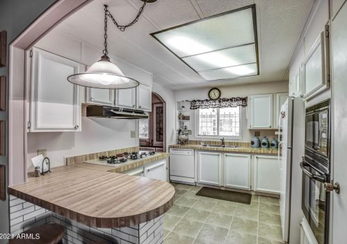 25403 Wyoming Ave, Chandler AZ  85248-6460 exterior