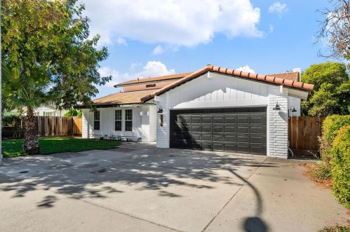 1211 Sonoma Ave, Modesto CA  95355-3920 exterior