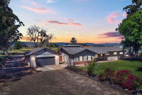 6955 Cypress Trl, Liberty Farms, CA 95620-9789