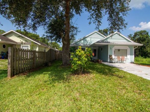 2545 86th Dr, Vero Beach FL  32966-5026 exterior