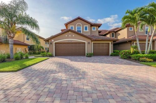 6645 Alden Woods Cir, Naples, FL 34113-3192