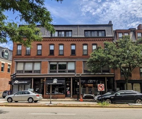 239 Washington St, Brookline MA  02445-6831 exterior