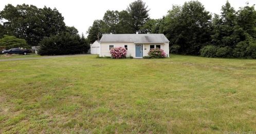 246 Old County Rd, Windsor Locks, CT 06096-1513