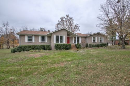 118 Gilbert Dr, Franklin, TN 37064-5027