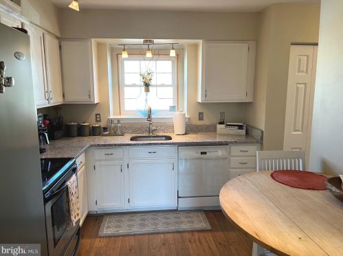 312 Kennedy Dr, Downingtown, PA 19335-3079