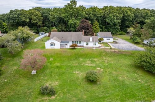 4 Harland Hts, Norwich, CT 06360-1832