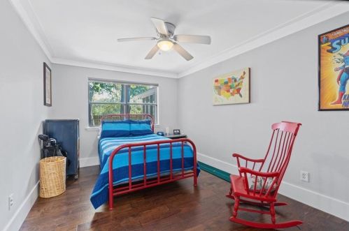 9626 Braeburn Gln, Austin TX 78729-2710 exterior