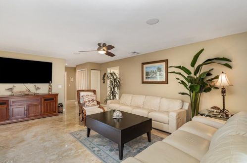 657 91 Ave, Naples FL 34108-2424 exterior