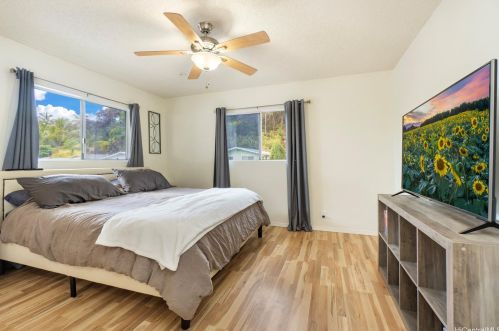 2437 Akepa St, Pearl City HI  96782-1069 exterior