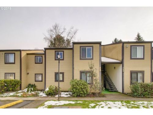 2710 138th Ave, Portland, OR 97236-2877