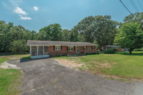 18 Louise St, Graniteville, SC 29829-3511