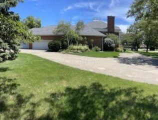 1100 Countryside Dr, Washington Ch, OH 43160-1802