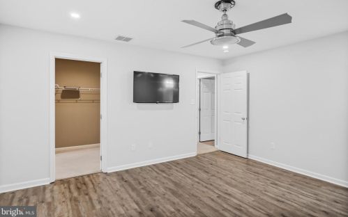 17 Hillside Ln, Berlin Boro NJ  08009-1703 exterior