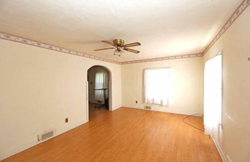 203 Arch Ave, Mount Vernon OH  43050-3106 exterior