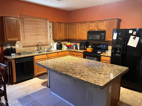 45341 Alamendras St, Maricopa, AZ 85139-8798
