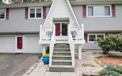 60 Rosebrook Rd, Milford, CT 06460-2852