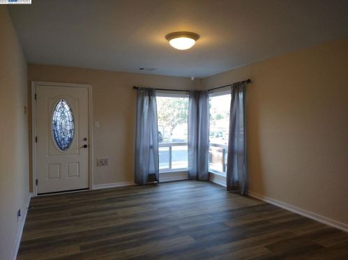 59 Linscheid Dr, West Pittsburg, CA 94565-5831
