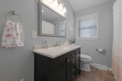 1124 Monastery Dr, Latrobe PA 15650-2726 exterior