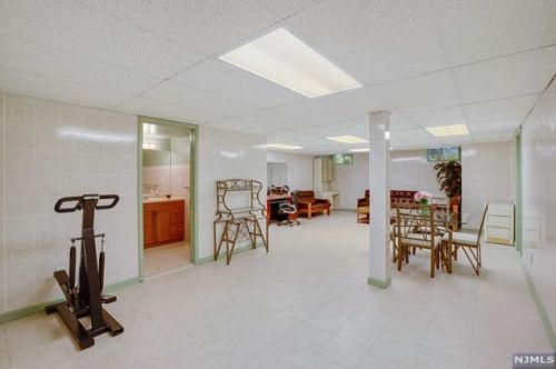 22 Winding Way, West Paterson NJ  07424-2665 exterior