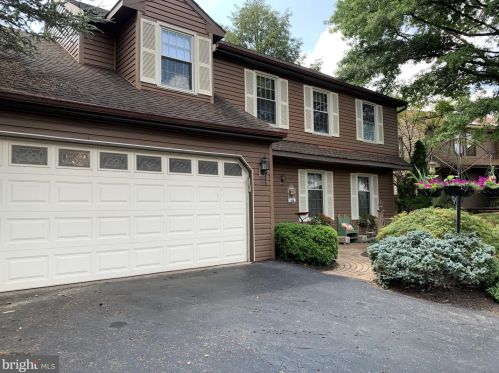 1331 Westminster Dr, Downingtown PA  19335-3652 exterior