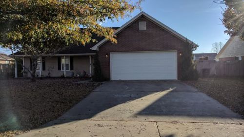 3016 Quartz Dr, Fayetteville, AR 72704-5621