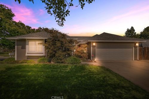 1452 Colonial Dr, Chico, CA 95973-9170