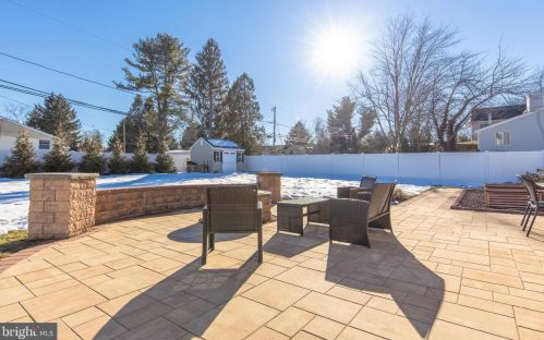 103 Dolington Rd, Yardley PA 19067-2621 exterior