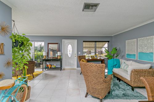 3426 Theo Way, West Palm Beach, FL 33417-1060