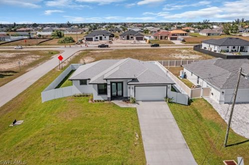 301 15th Ter, Cape Coral FL  33909-1239 exterior