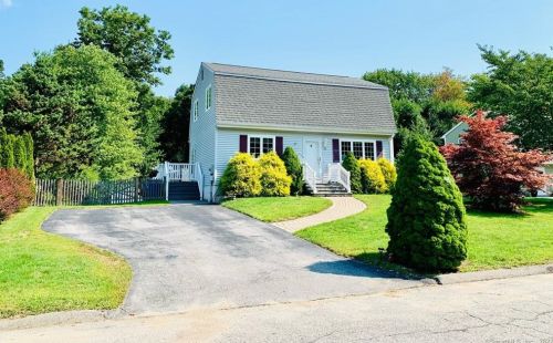 99 Cottonwood Ln, Uncasville, CT 06382-2009