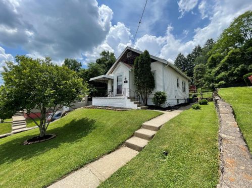 35 Shawnee Ave, Newport, KY 41075-2423